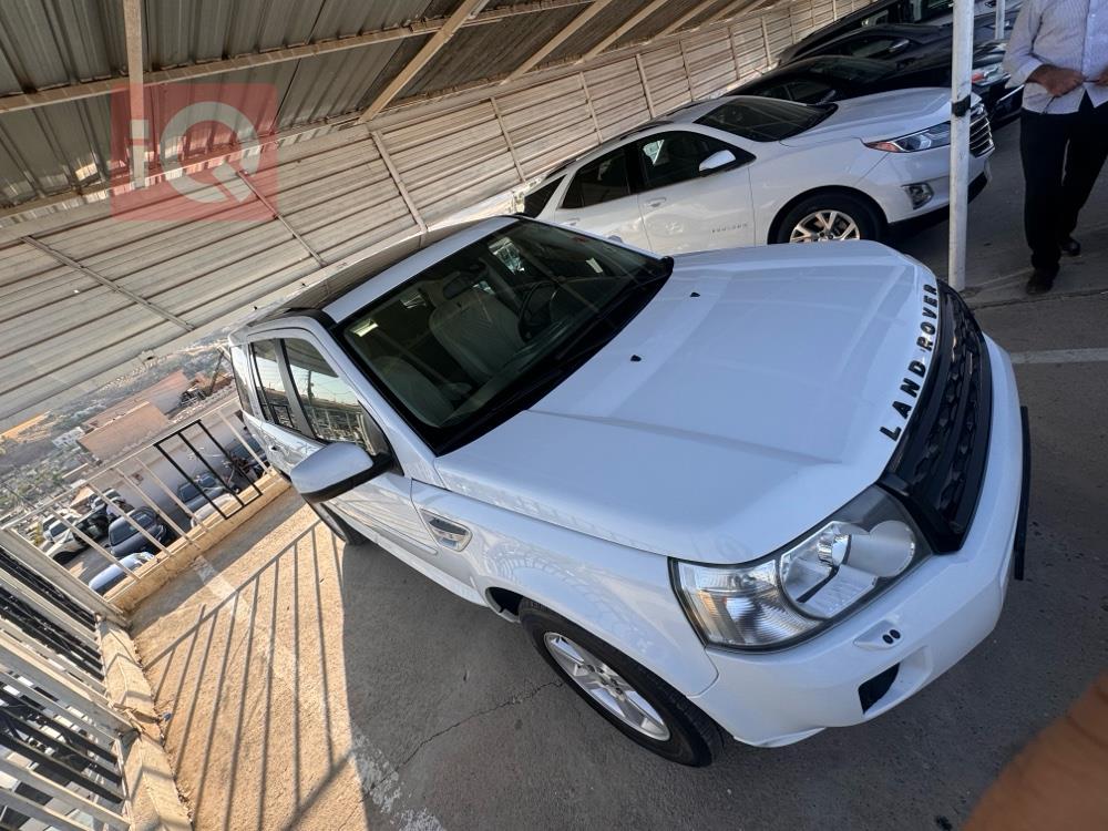 لاند روفر LR2